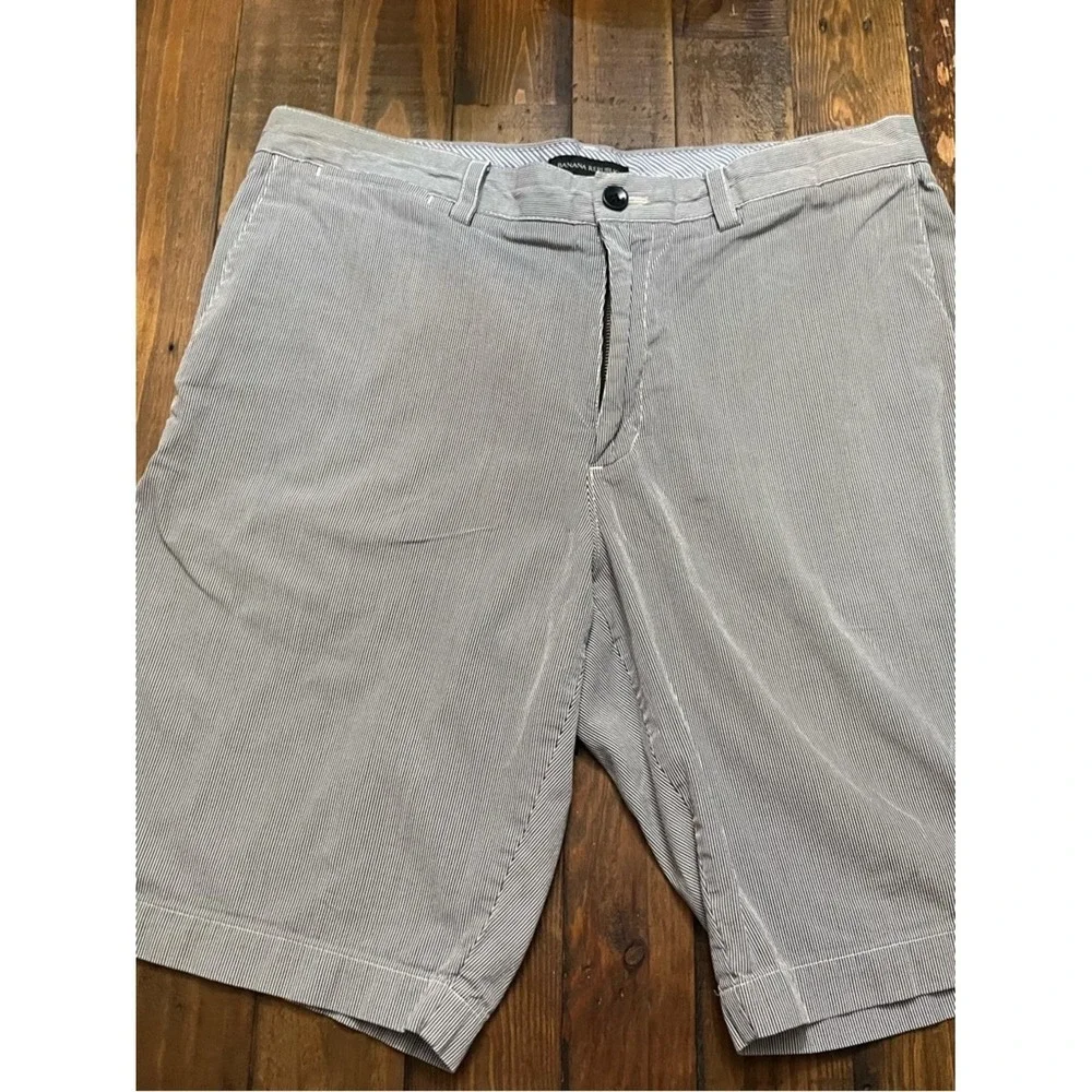 BANANA REPUBLIC Seersucker Shorts Striped Prep Mens 34 Blue White Coastal Summer